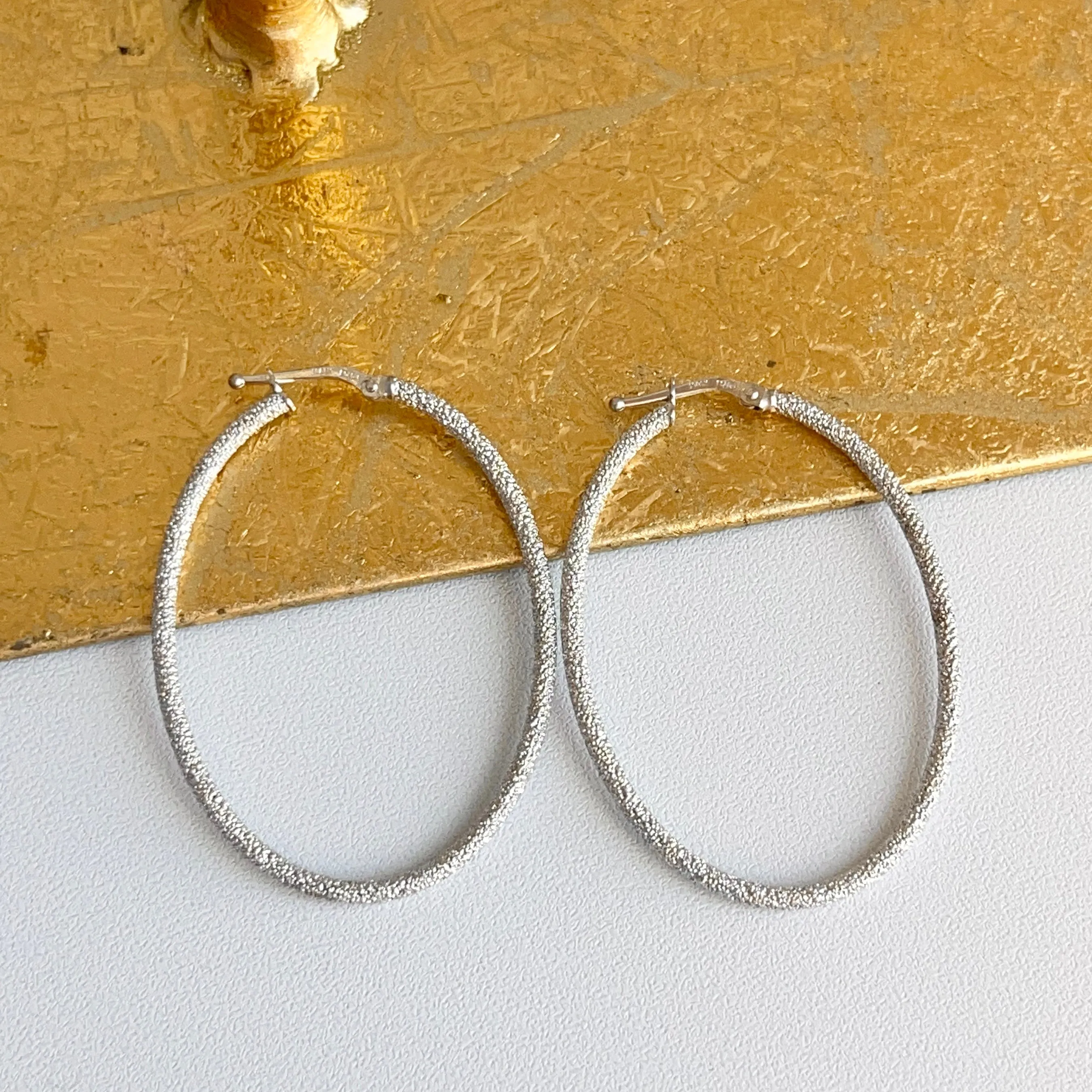 14KT White Gold Textured Tube Oval Hoop Earrings 46mm