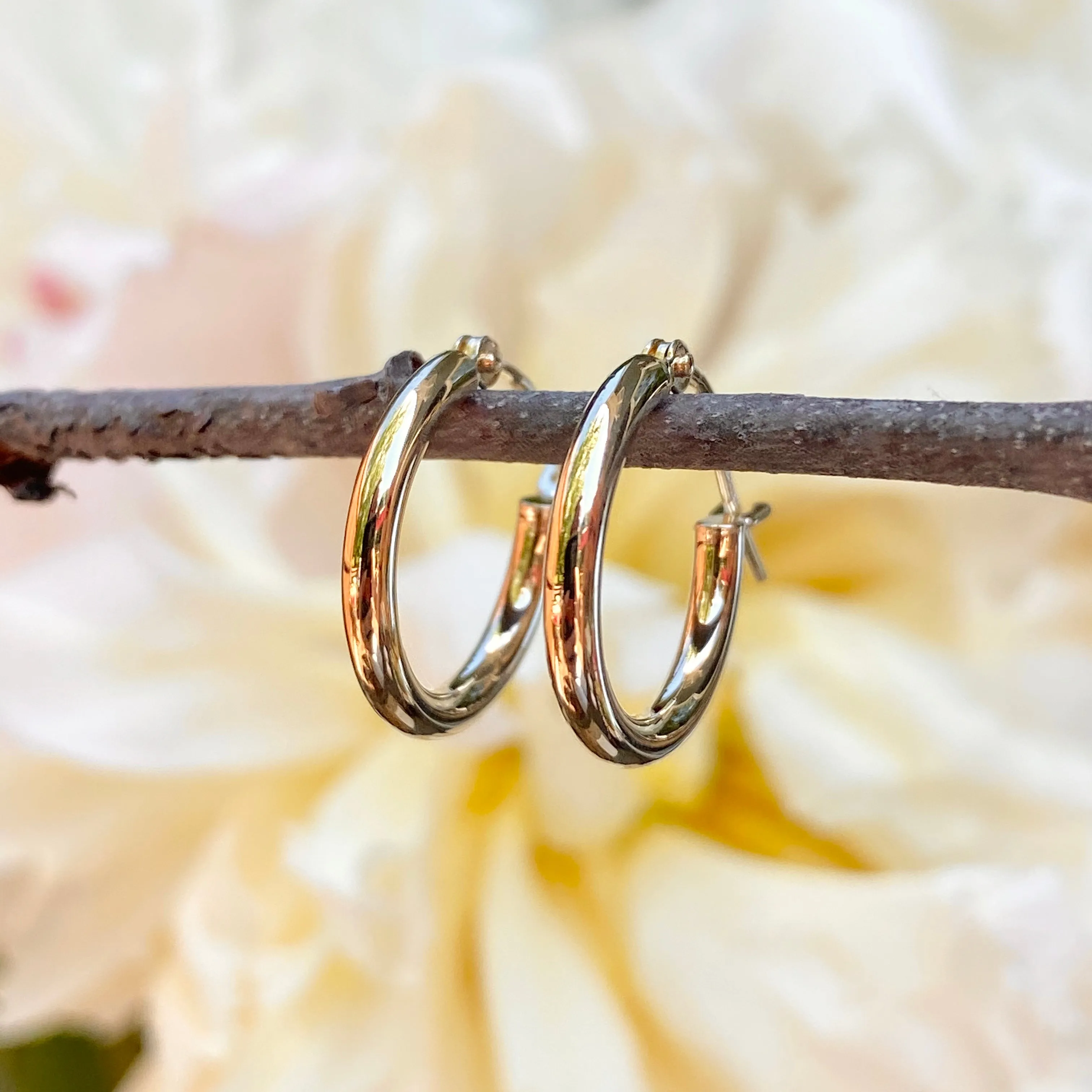 14KT Yellow Gold 2mm Tube Round Hoop Earrings 15mm