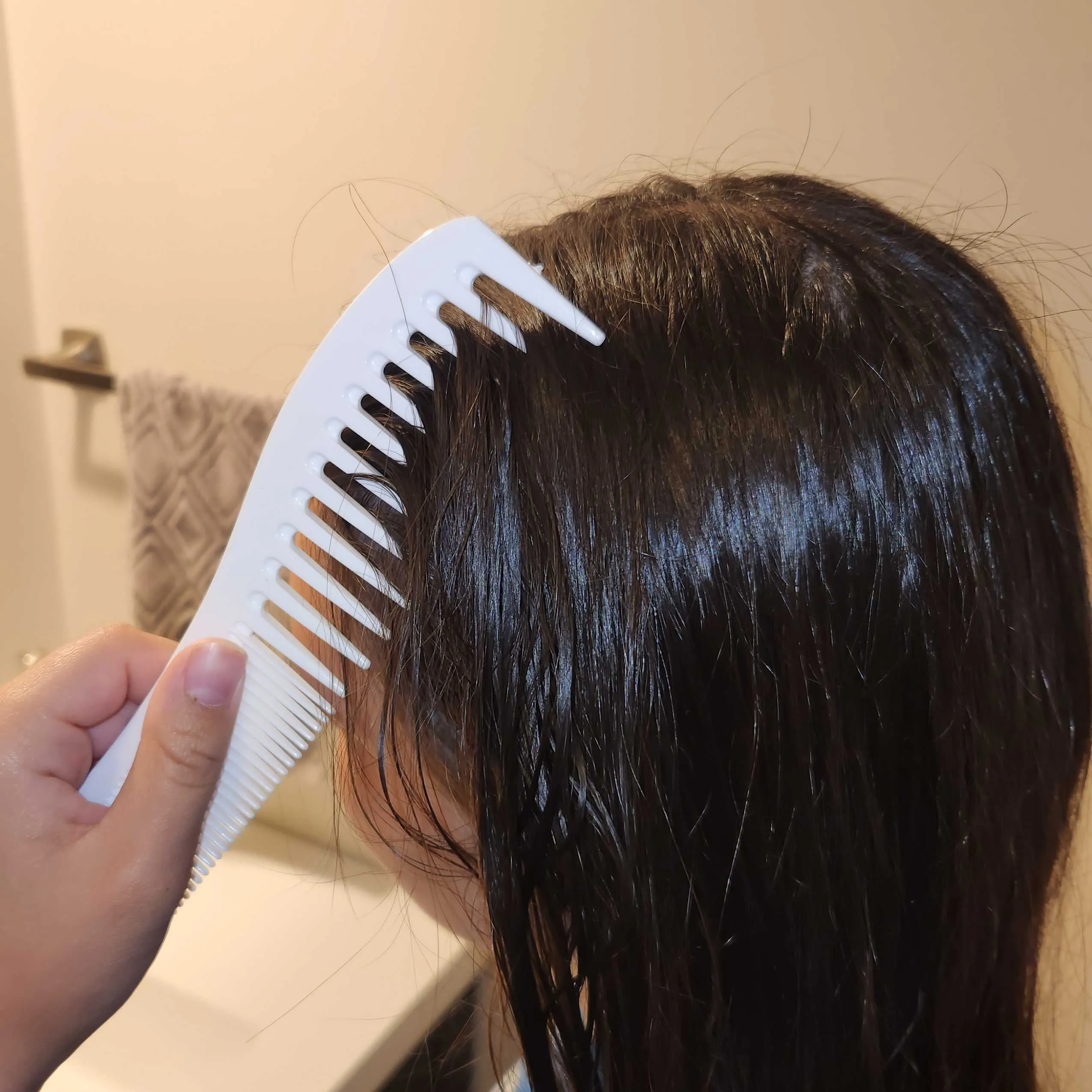 Amelia Beauty, 8in White Plastic Detangling Wave Comb, Made in USA, Professional Grade Comb,  Portable Salon Barber Shop Black Everyday Styling Rake Comb Hair Styling Tool, 7.5"x 2", 2 Pack