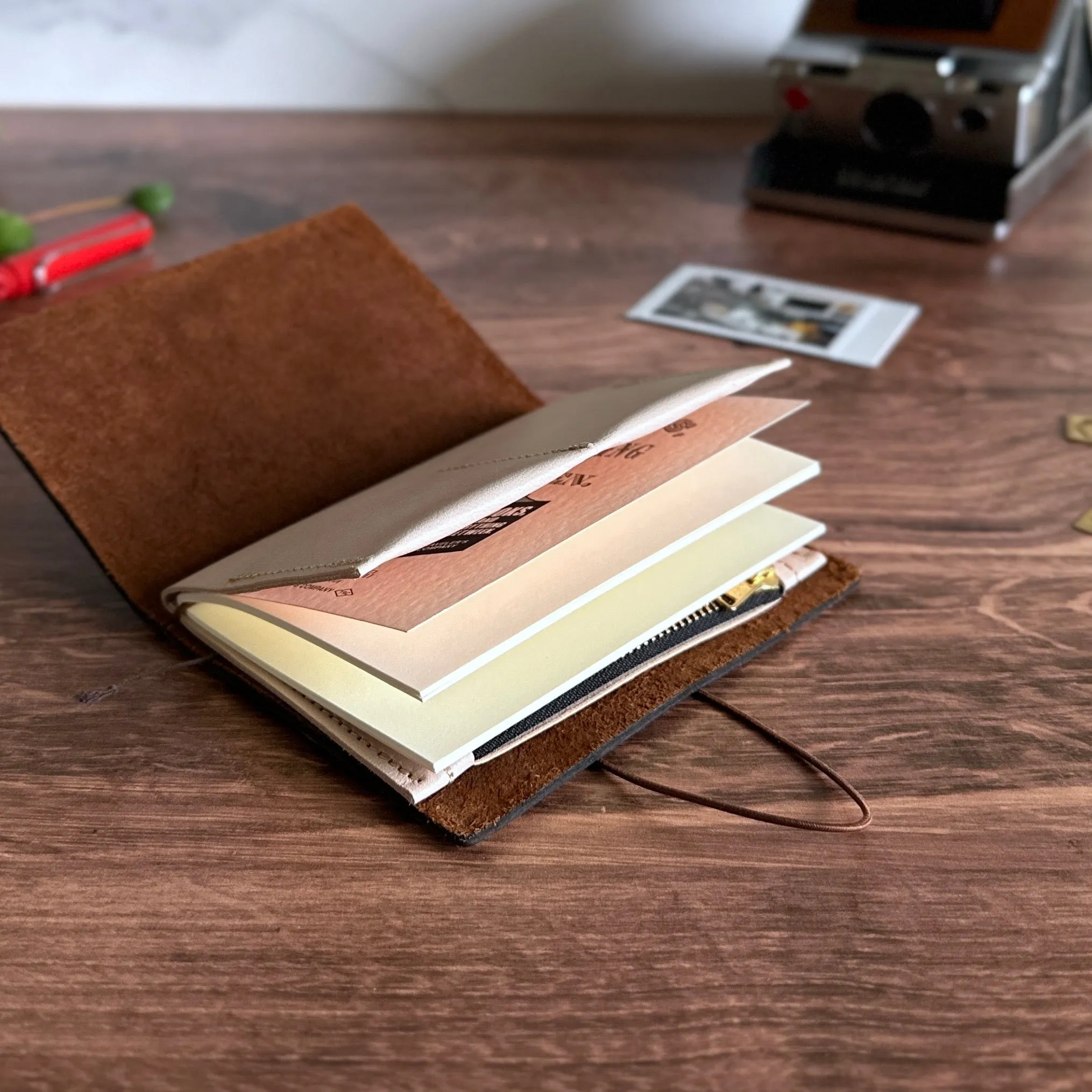 [BKx1.61] Essential Wallet (Passport)