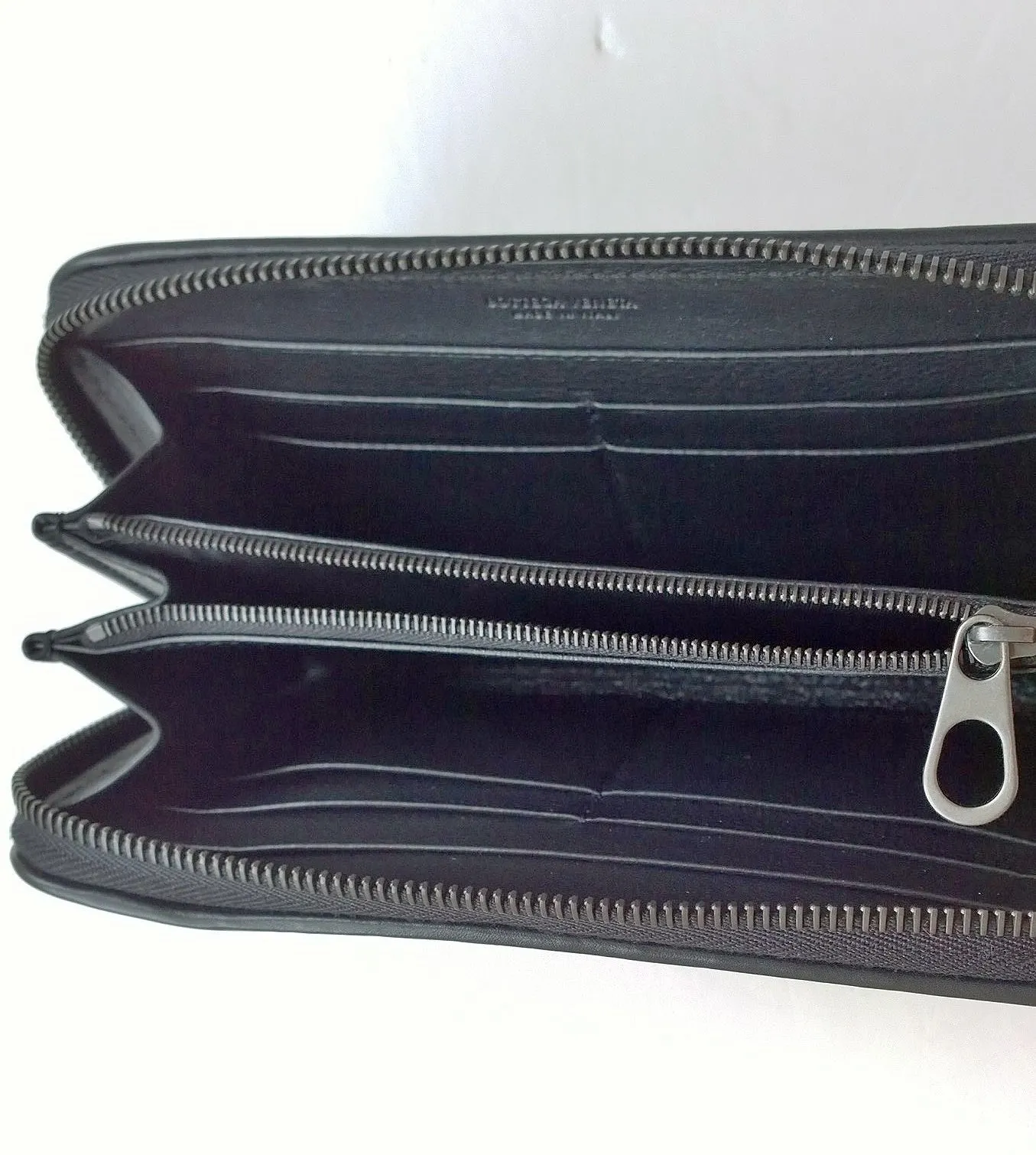 Bottega Venetta Intrecciato Black Woven Leather Wallet with Brown and Navy Color Block