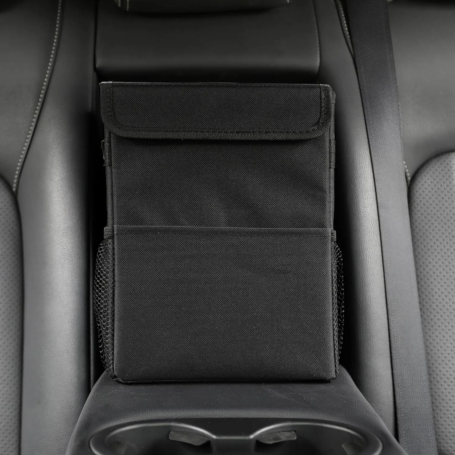 Car Garbage Can with Lid Leak Proof Vehicle Trash Can 3 Storage Pockets Hanging Waterproof Car Trash Bag for SUV Black