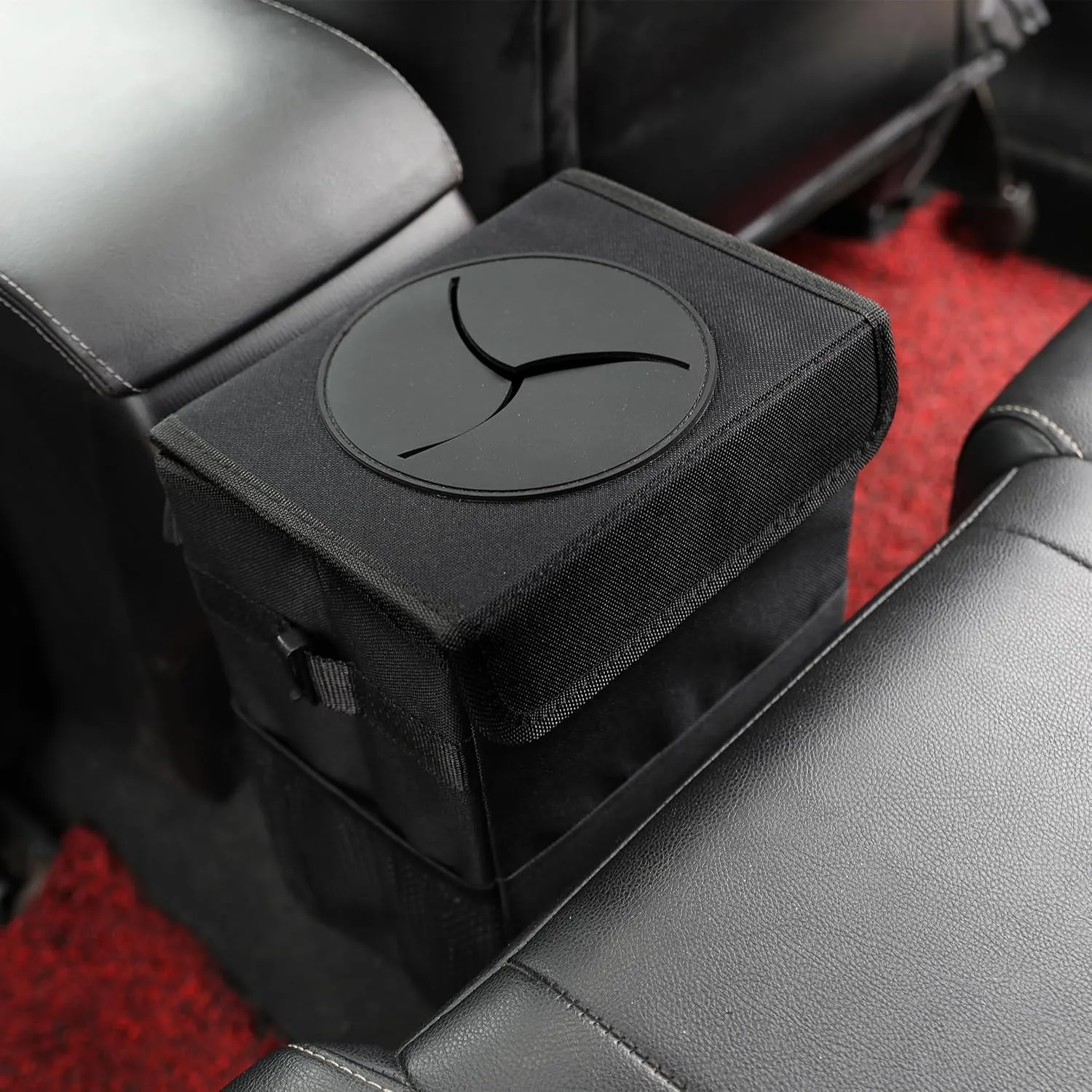 Car Garbage Can with Lid Leak Proof Vehicle Trash Can 3 Storage Pockets Hanging Waterproof Car Trash Bag for SUV Black