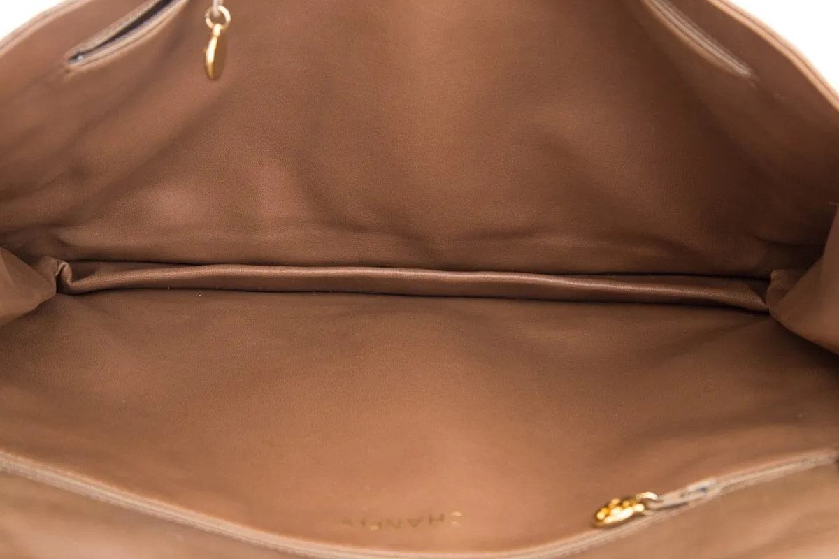 Chanel 1989-1991 Beige Quilted Clutch on Chain With Gold Hardware