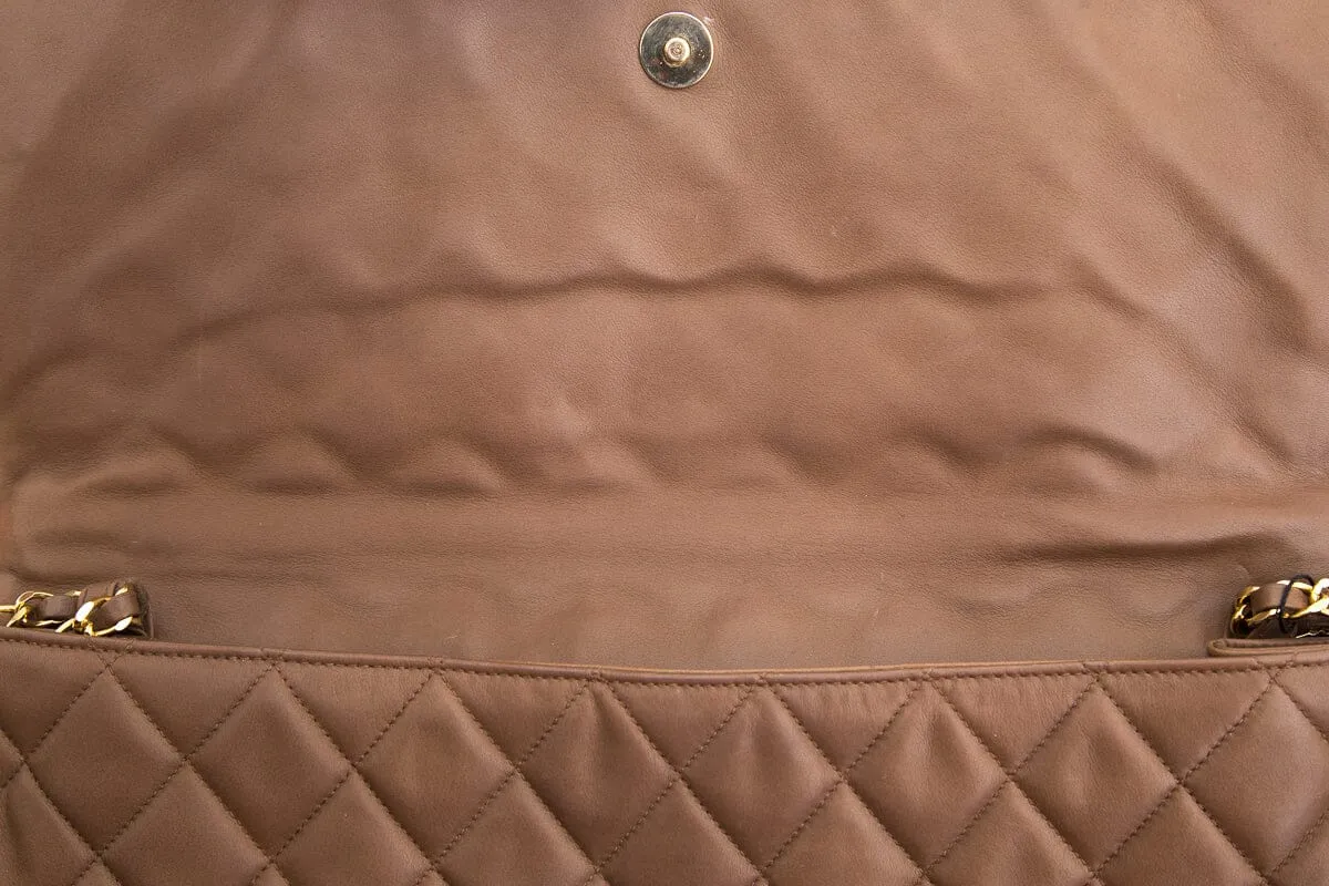 Chanel 1989-1991 Beige Quilted Clutch on Chain With Gold Hardware