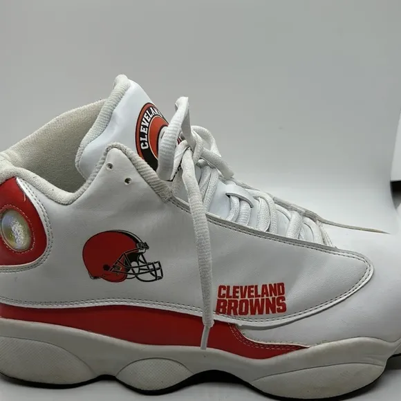 Cleveland Browns Game-day high tops. Men’s 45/12