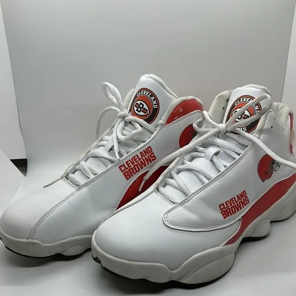 Cleveland Browns Game-day high tops. Men’s 45/12