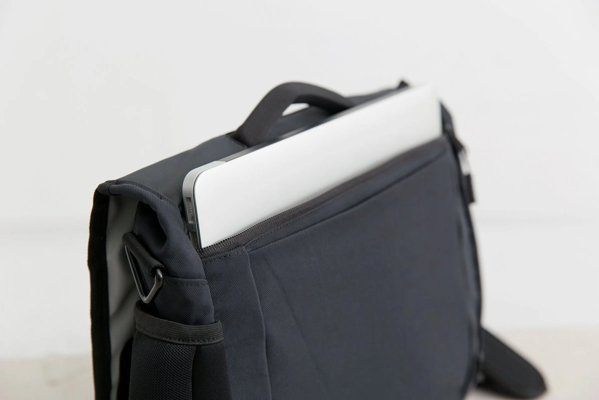 Closer Laptop Briefcase