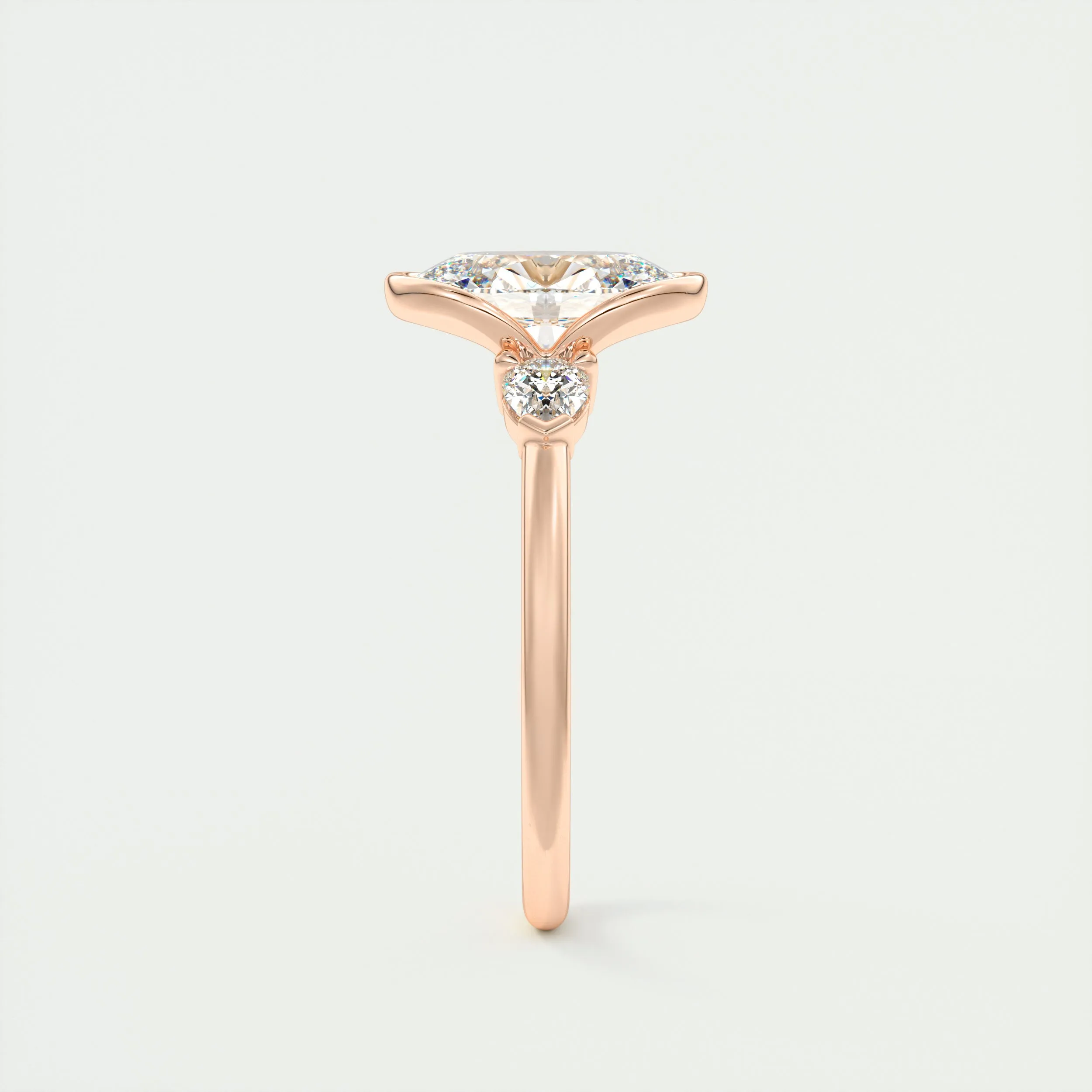 Clutch Three Stone | Oval & Pears