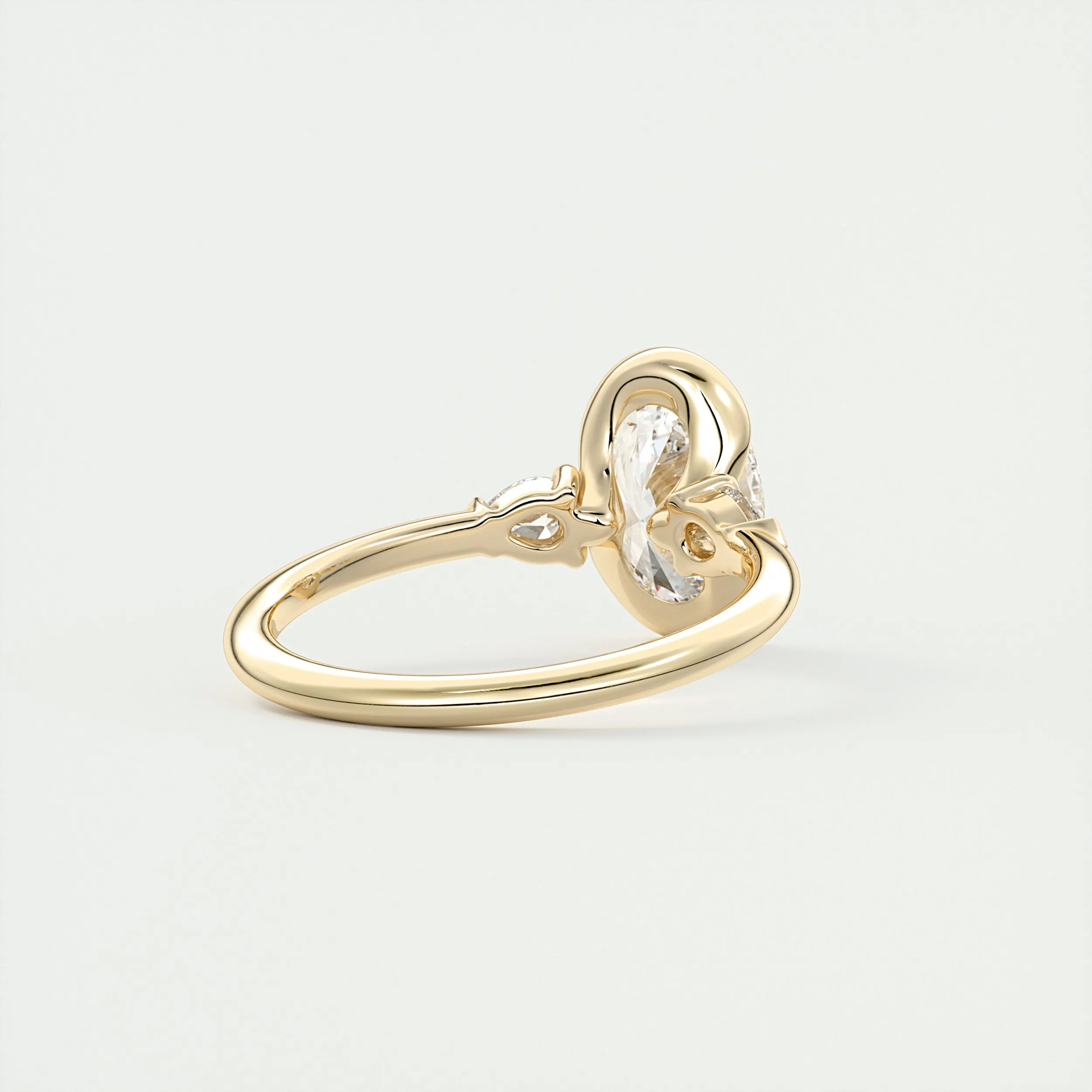 Clutch Three Stone | Oval & Pears