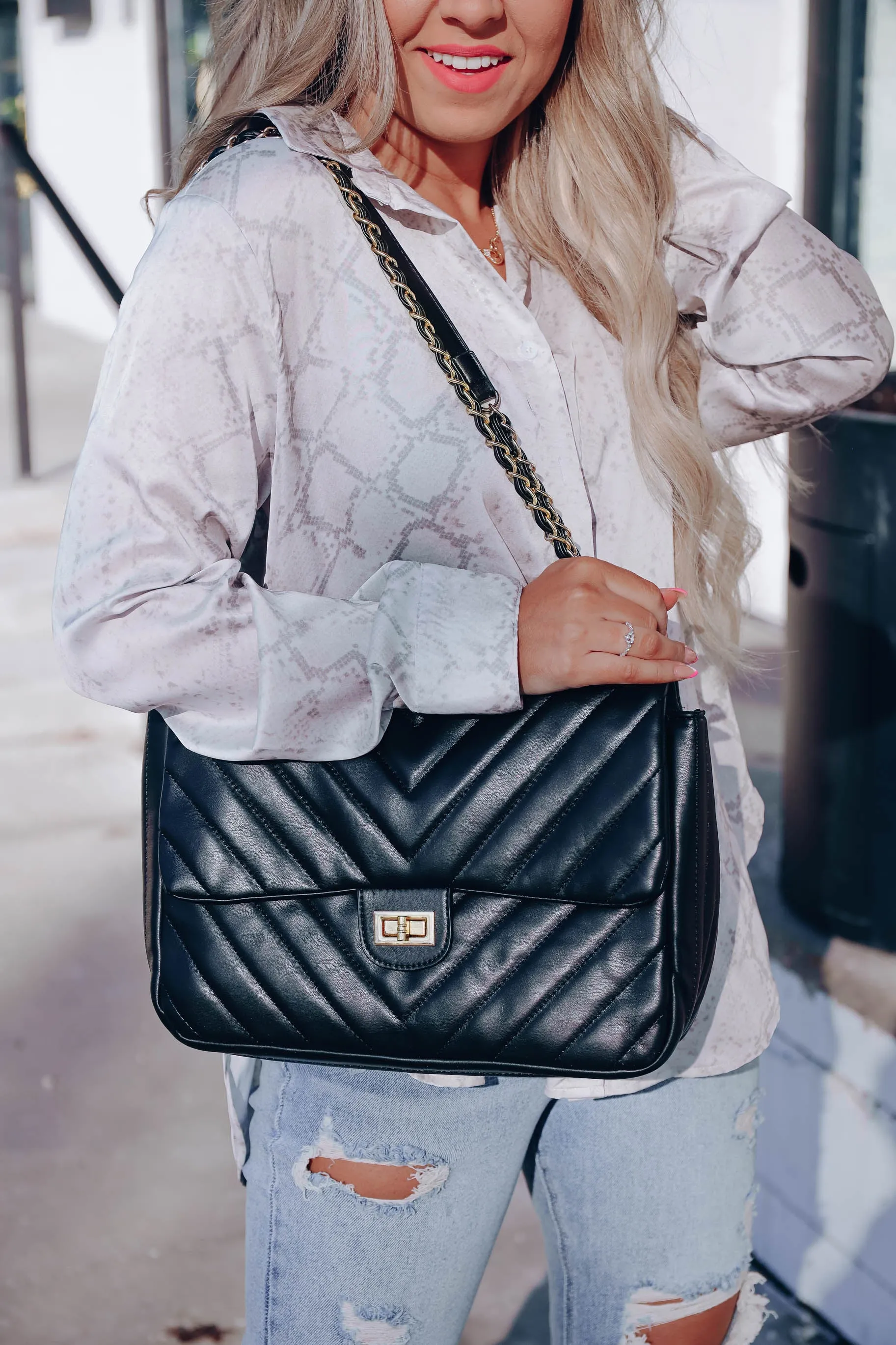 Colossal Quilted Crossbody Purse - Black/Gold