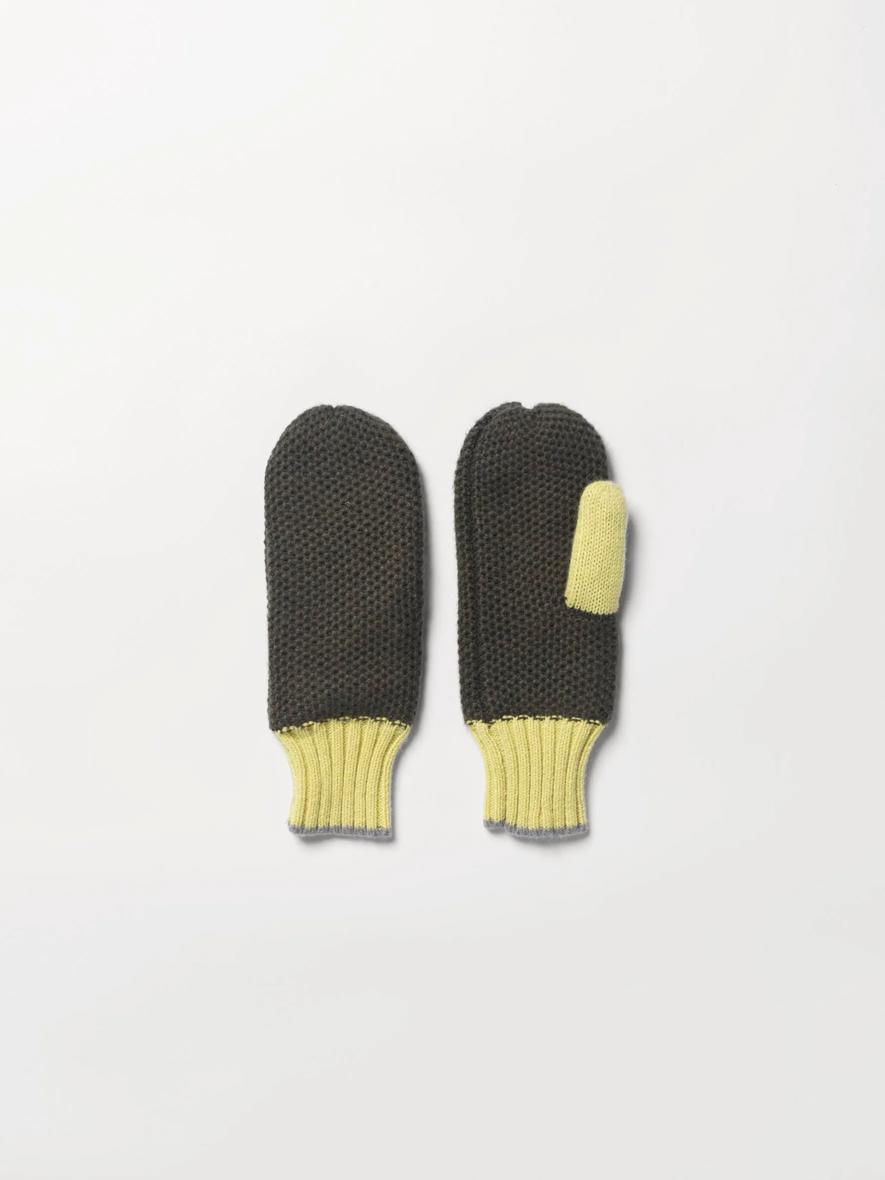 Contrast Emmer Mittens