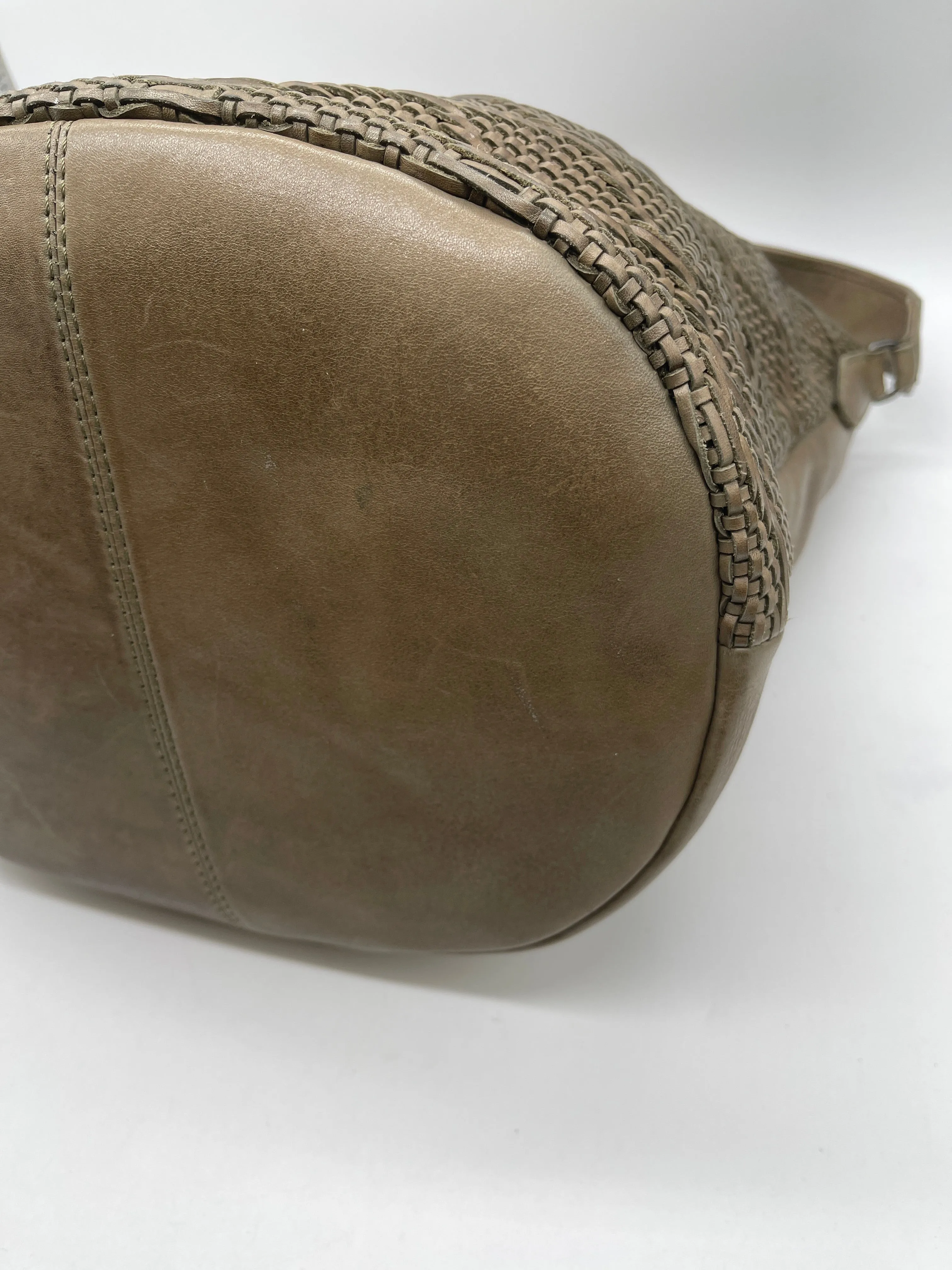 Crossbody Leather By Clothes Mentor, Size: Medium