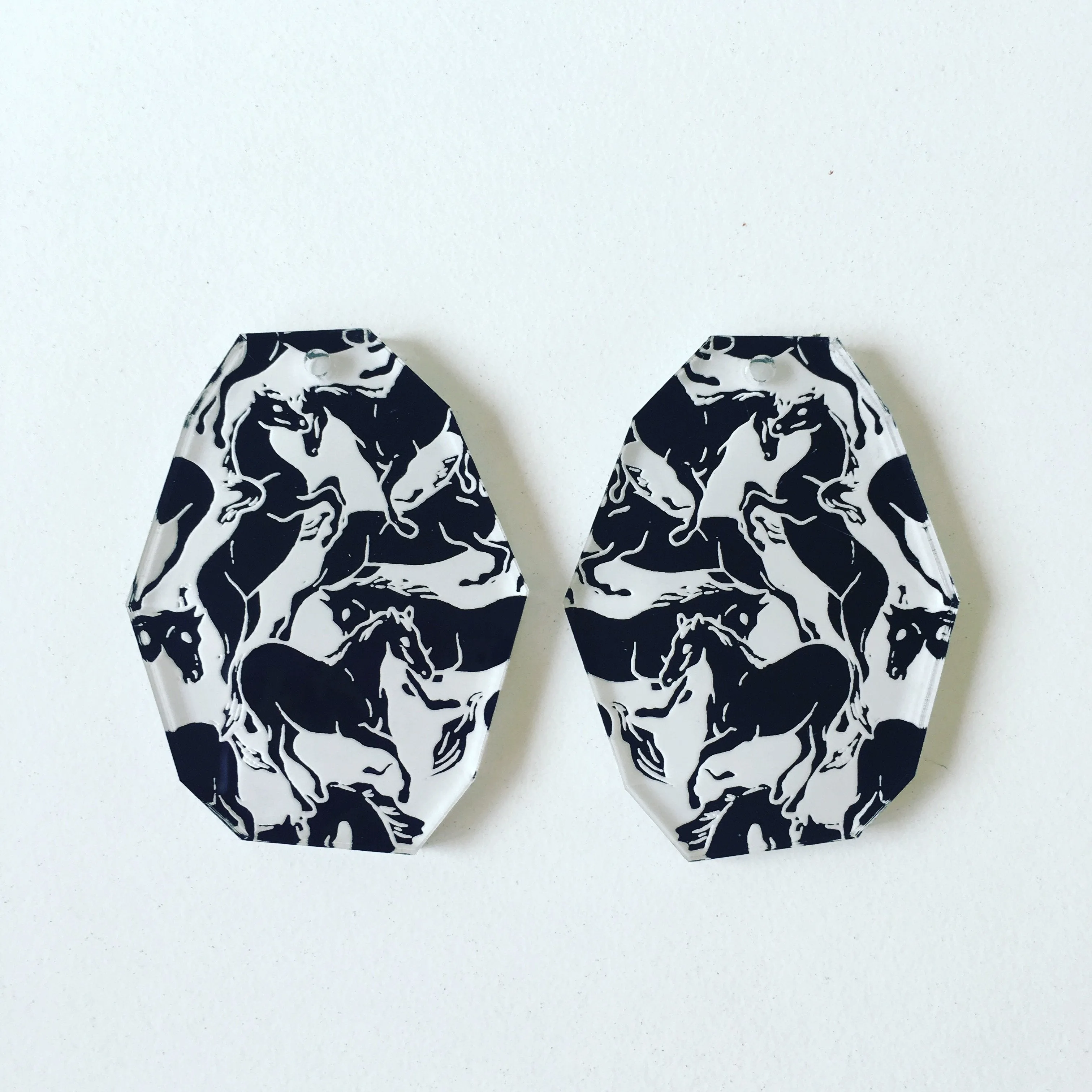 Deluxe: Stampede Geo Chunk Charms - 2 PAIRS