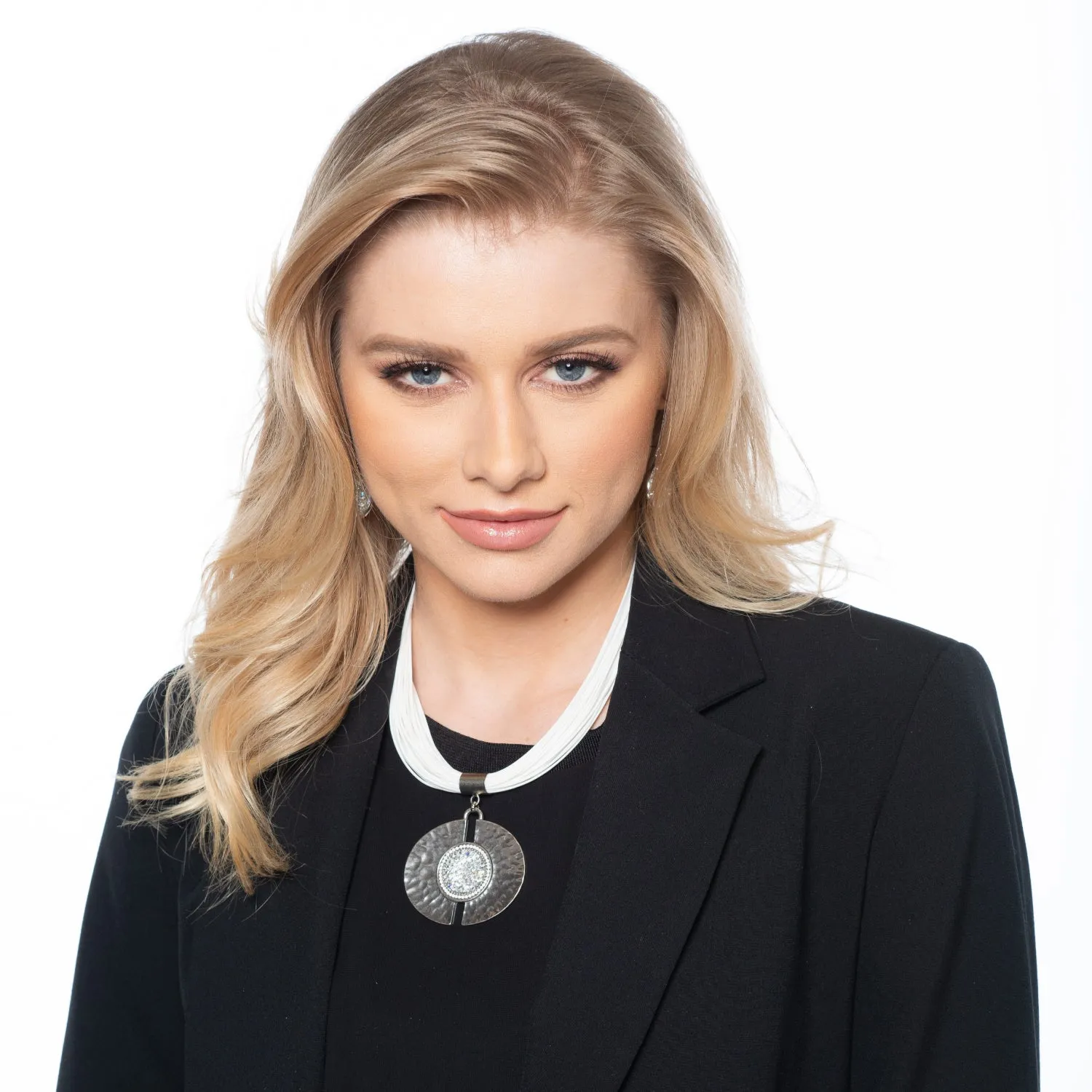 Elizabeth White statement necklace