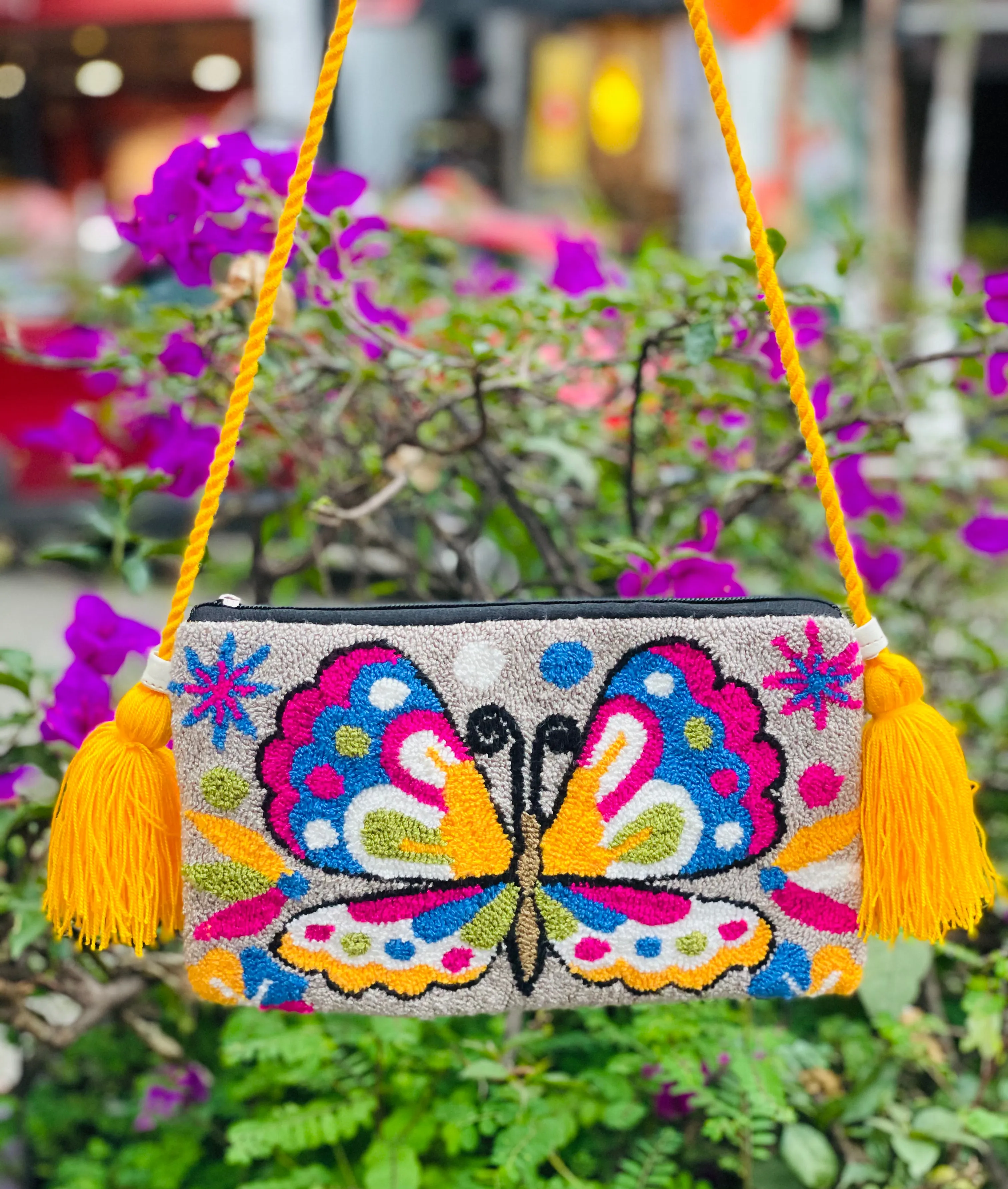 Fuzzy Mariposa Wayuu Clutch