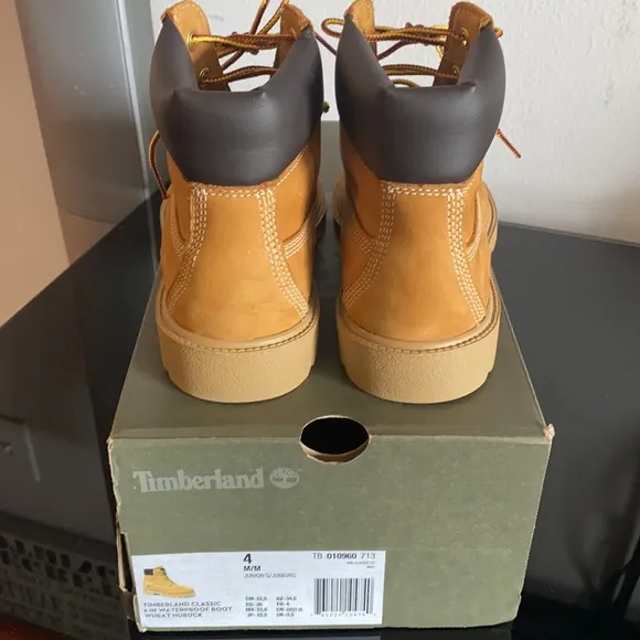 🎉✨Host Pick 🤩💫Timberland Classic Wheat Nubuck
