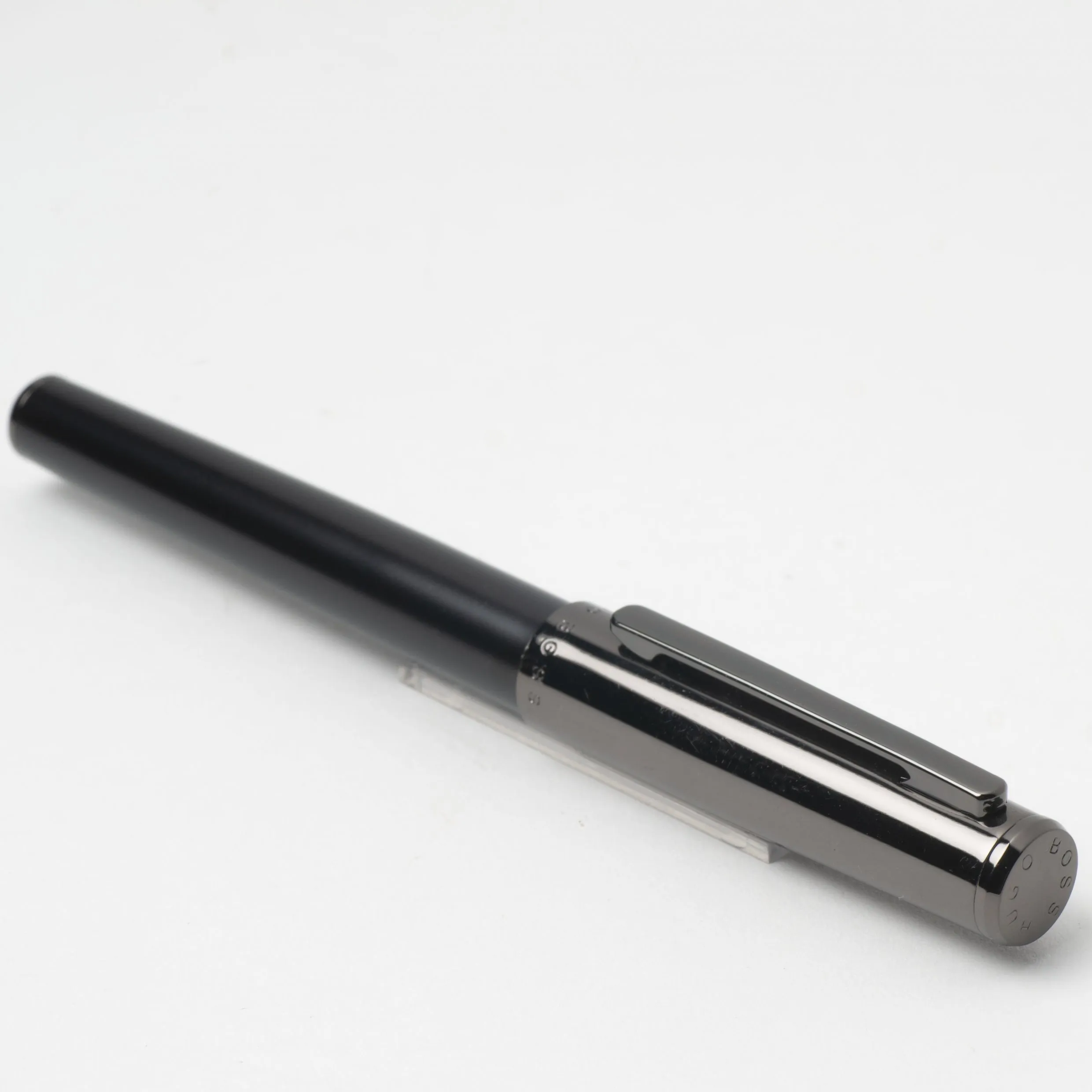 HUGO BOSS HSN9522D-Fountain pen Minimal Dark Chrome