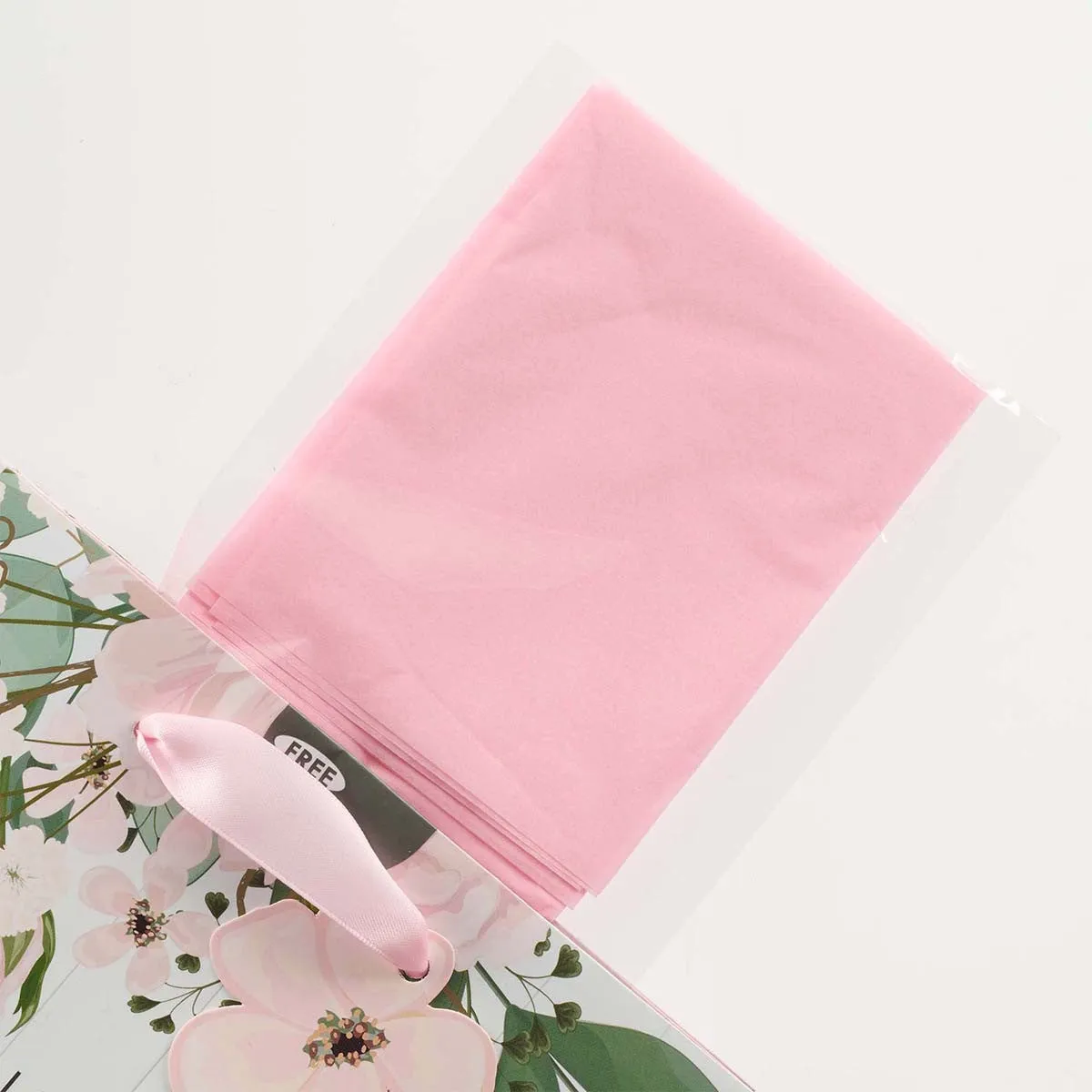 I Love that You're My Mom Gift Bag with Tissue (Medium)
