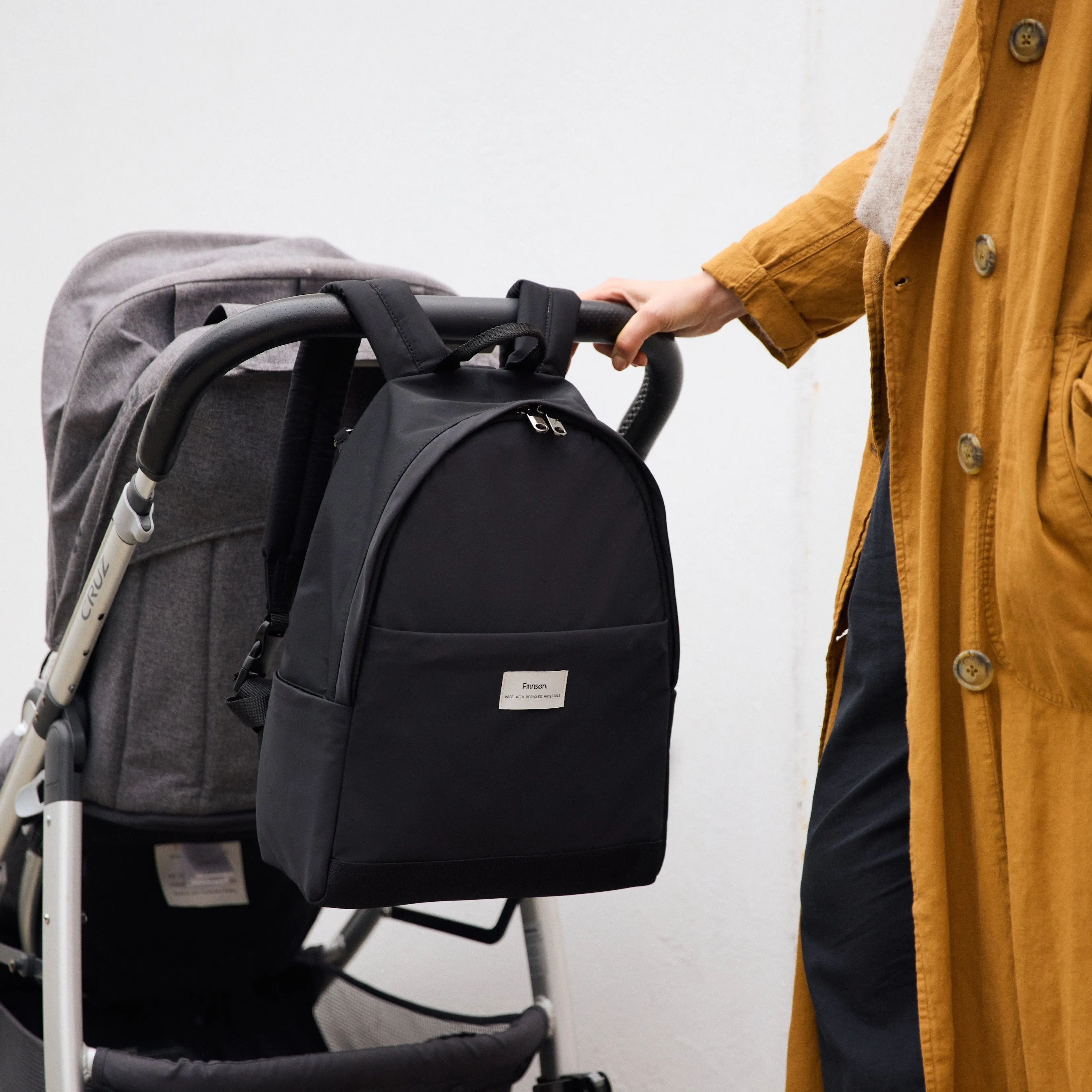 Inge Baby Change Backpack with Leopard Change Mat (Black)