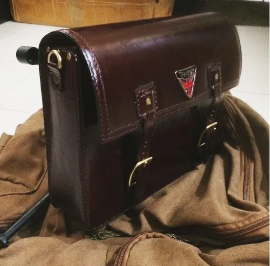 KB-TSADB - Triumph Bonneville Strapped Saddle Bag w/ Union Jack Pin