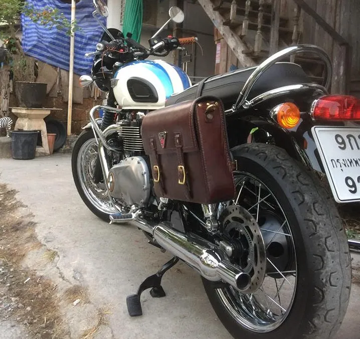 KB-TSADB - Triumph Bonneville Strapped Saddle Bag w/ Union Jack Pin
