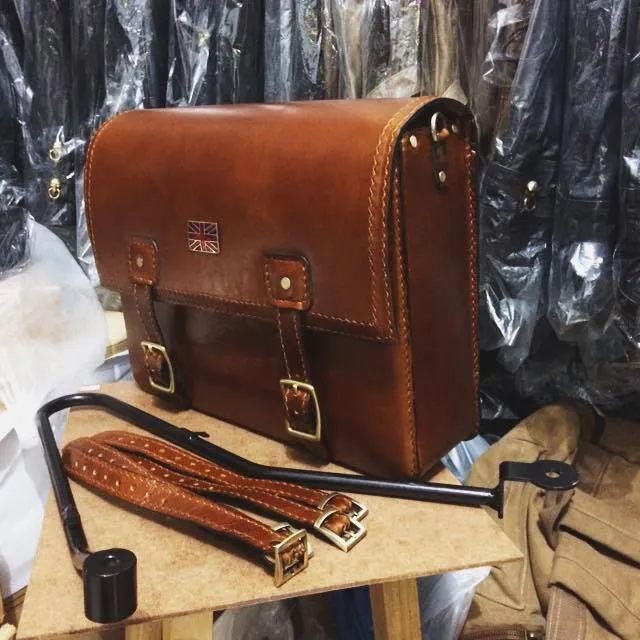 KB-TSADB - Triumph Bonneville Strapped Saddle Bag w/ Union Jack Pin