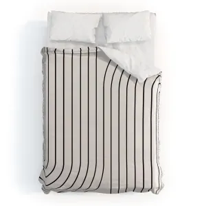 MINIMAL LINE CURVATURE BLACK AND WHITE DUVET / COMFORTER