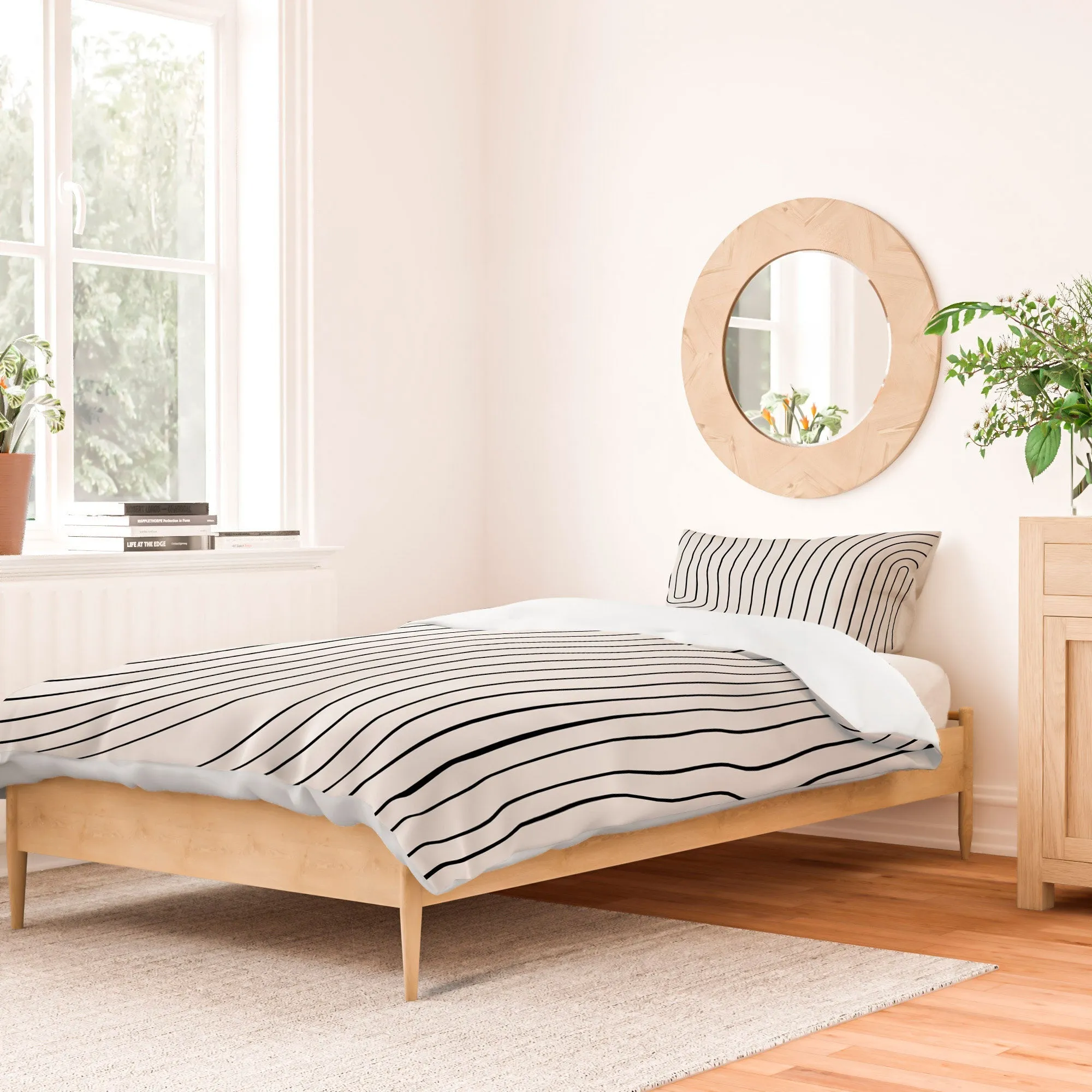 MINIMAL LINE CURVATURE BLACK AND WHITE DUVET / COMFORTER