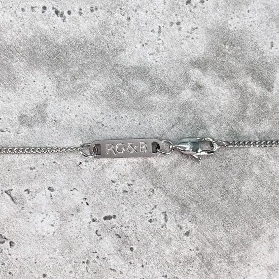 Minimal Triangle Necklace