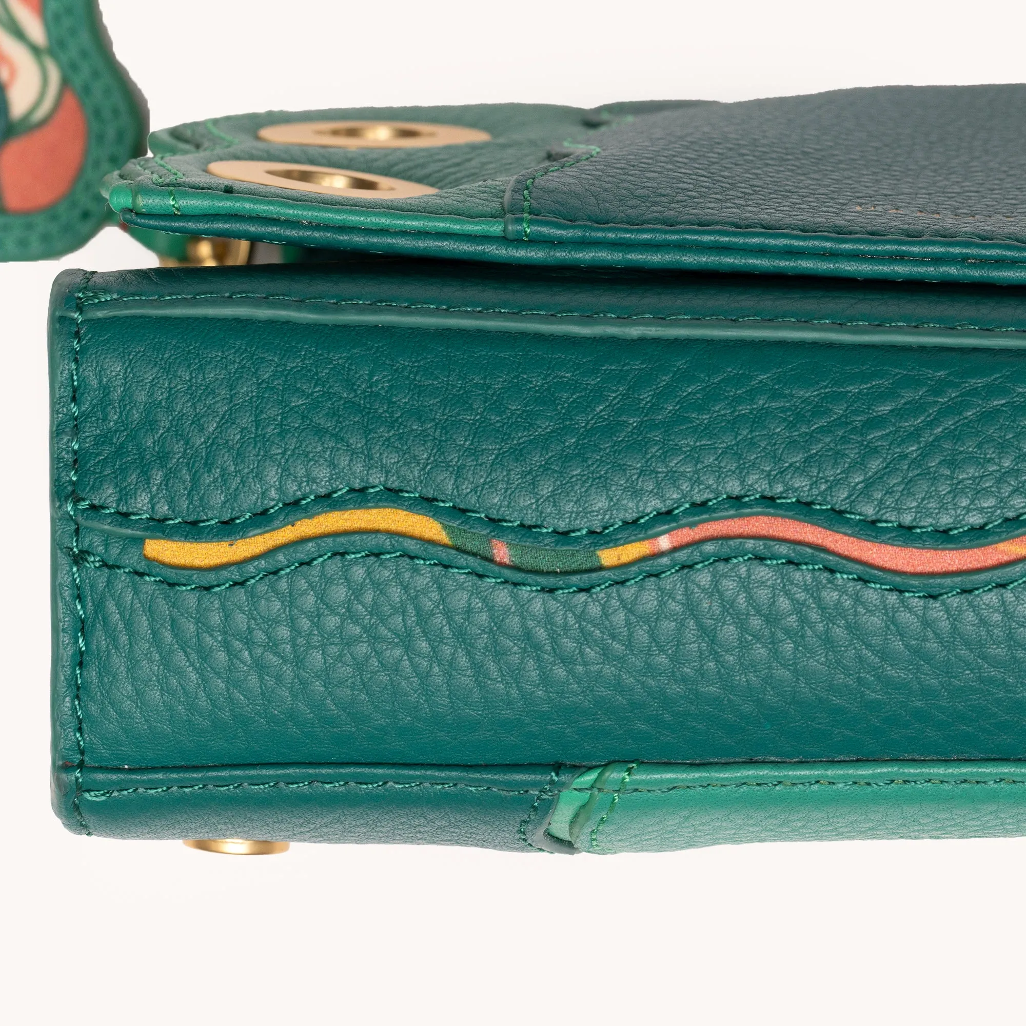 Montana Clutch | Wavy Dazey/Brushed Gold Dazey Rivet | Sml