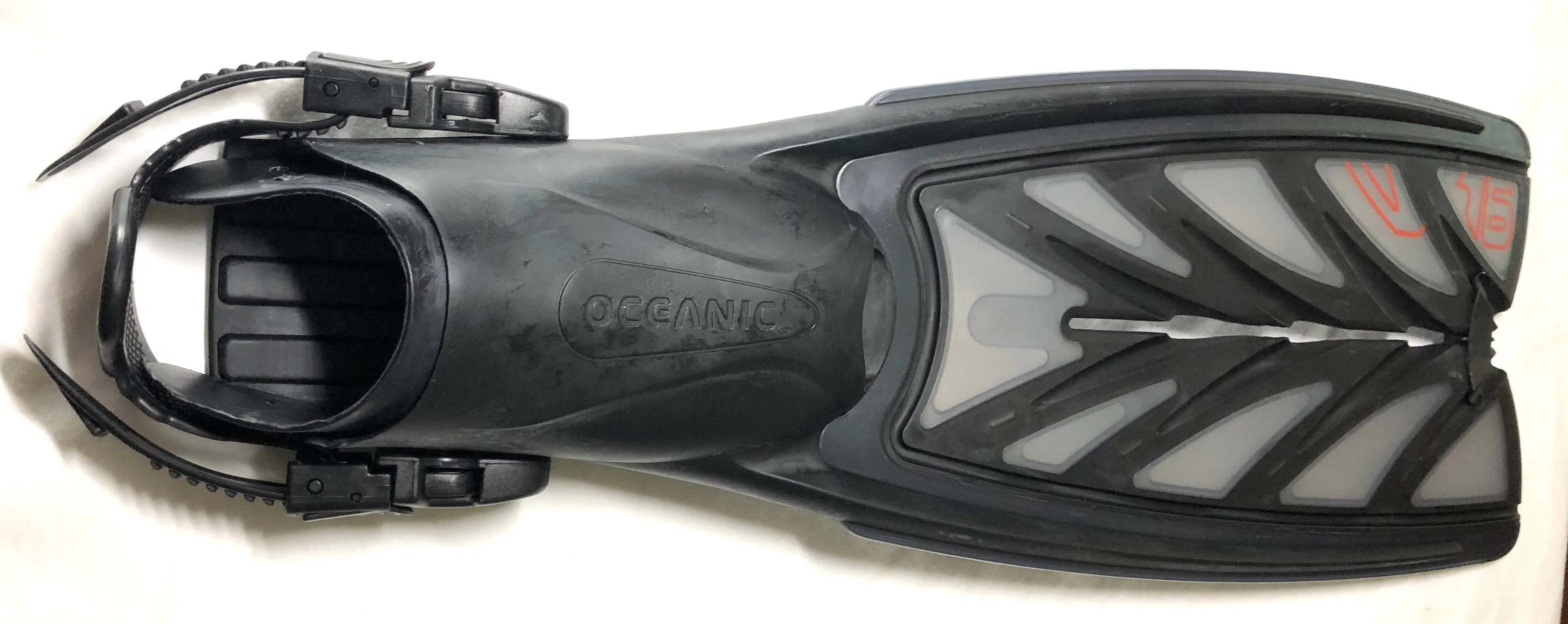Oceanic V16 Split Fins X-Small  and Small Only