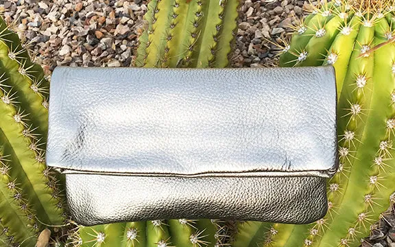 Olivia Clutch Pewter Pearl