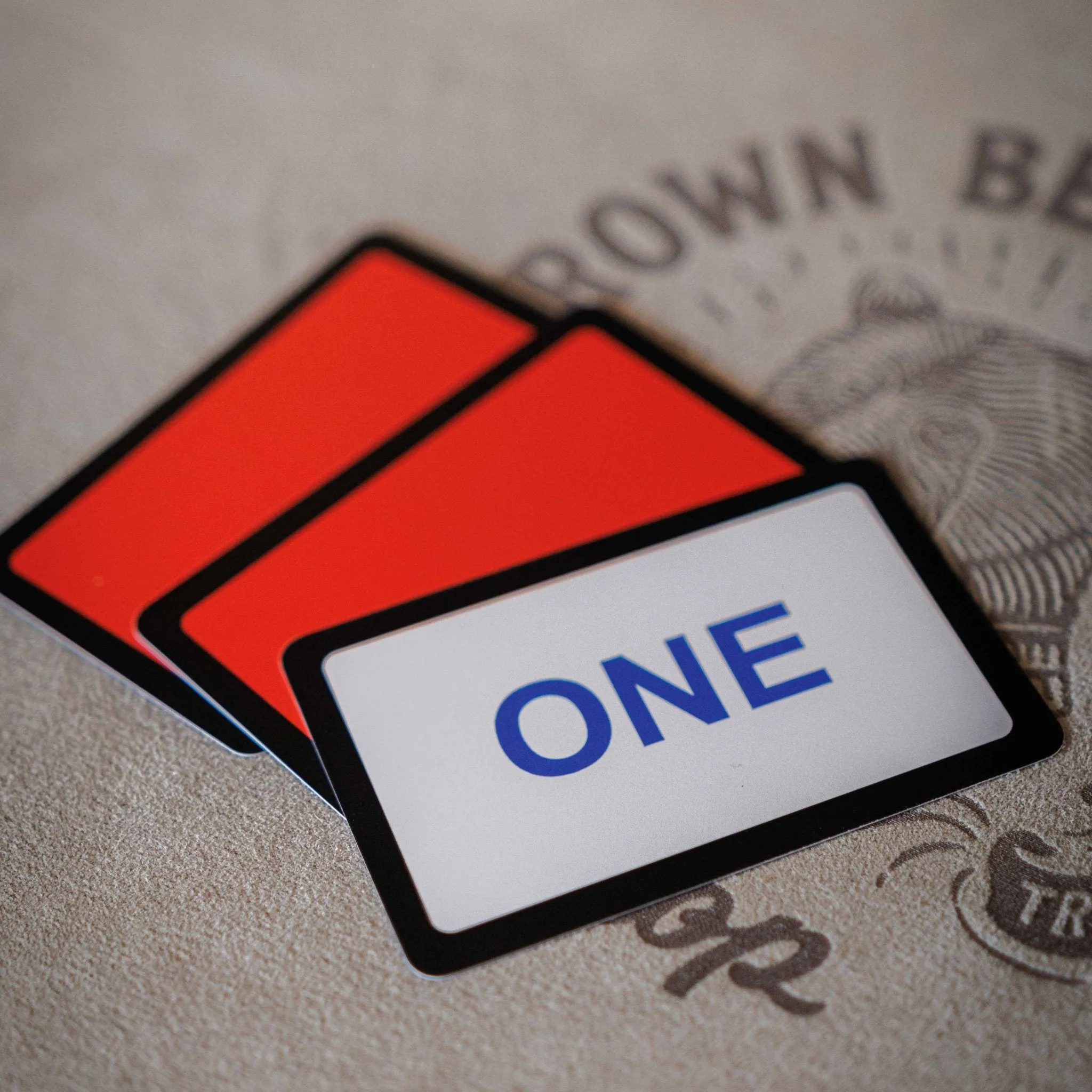 One Card Monte par Iain Bailey