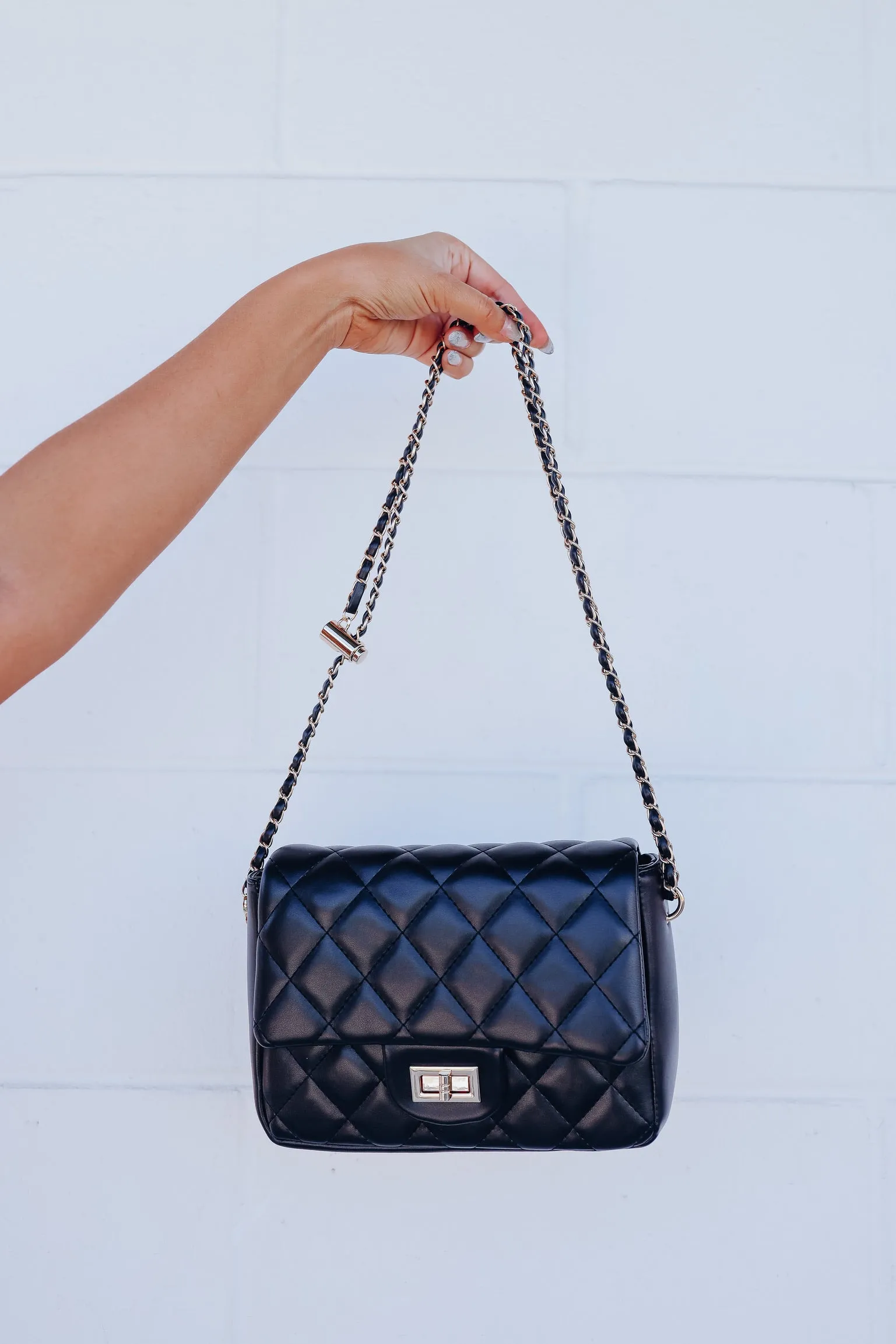 Sleek Quilted Crossbody Purse - Black