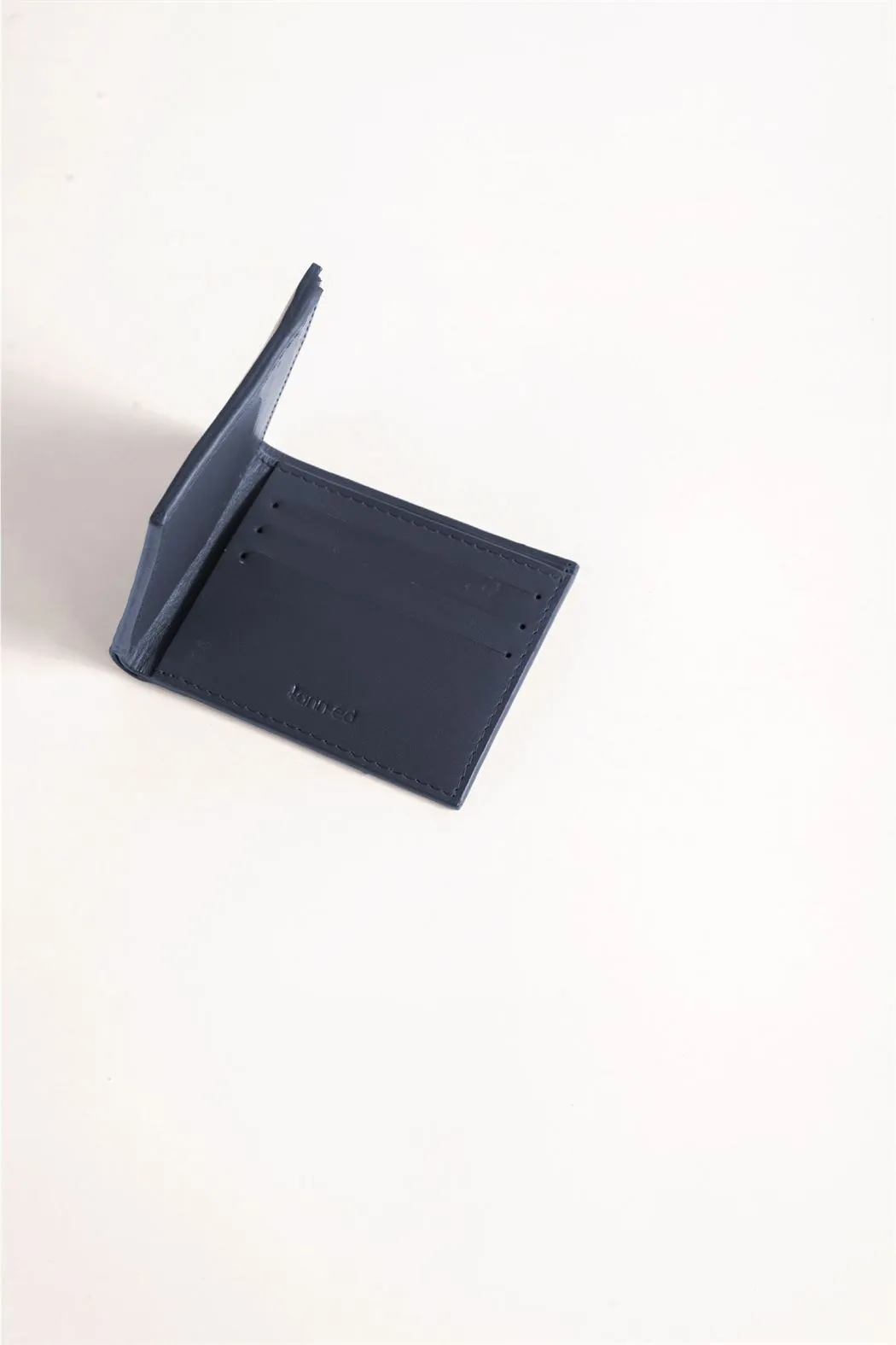 Tanned   I   Classic M Wallet    Wallet  Navy  TO/MW-NVY  I Leather Bag