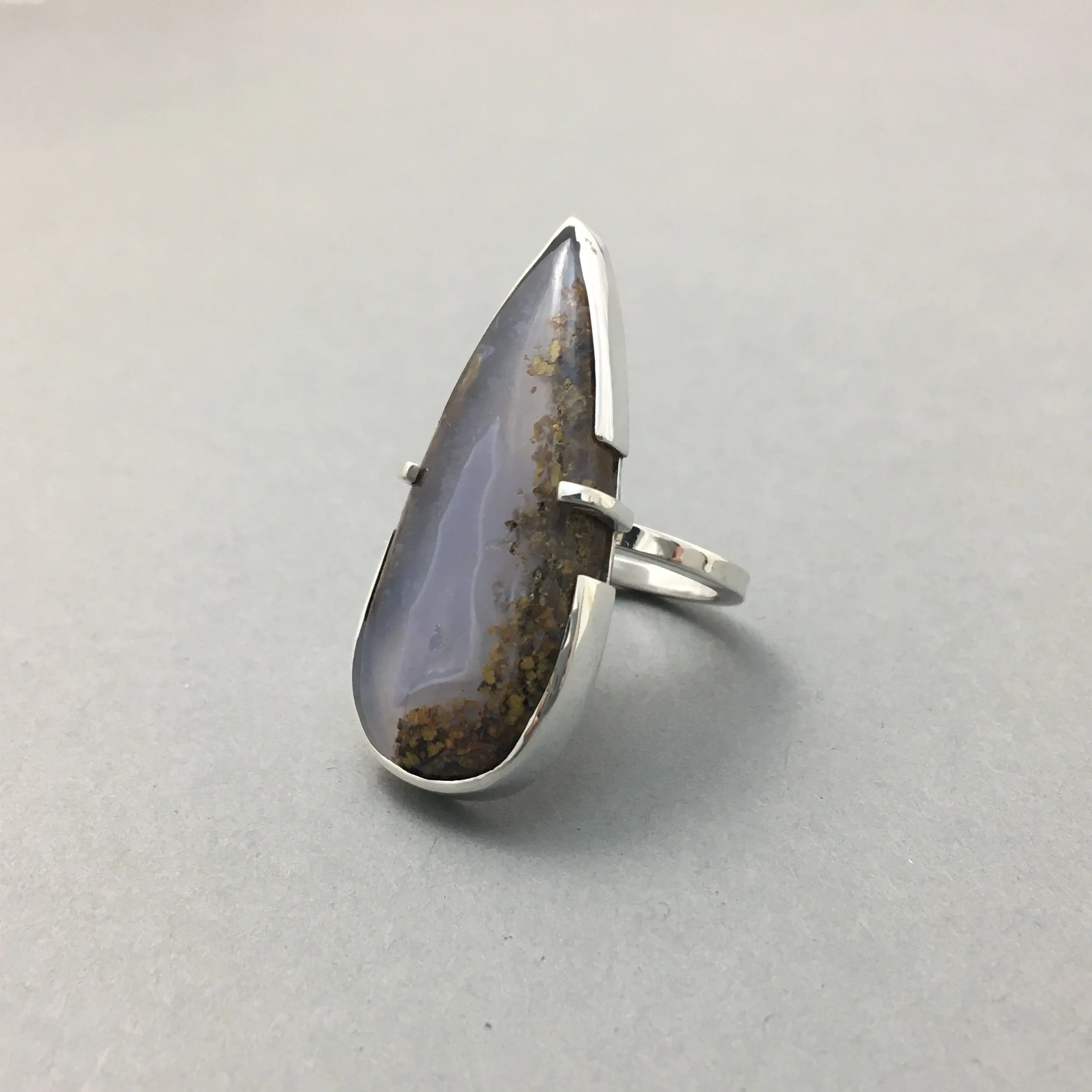 TEARDROP AGATE & SILVER STATEMENT RING