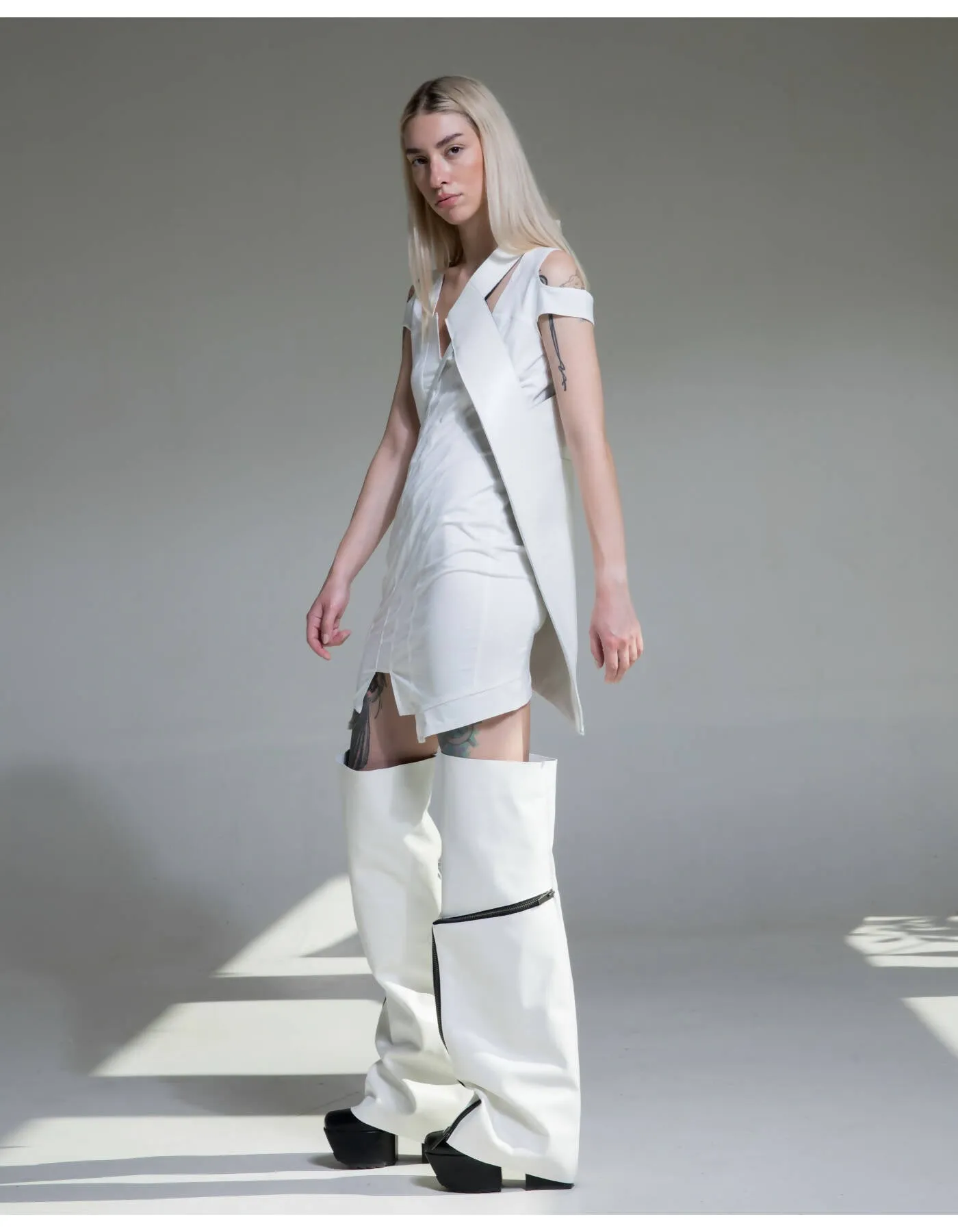 Trapezoidal layered Strapped Tote Bag