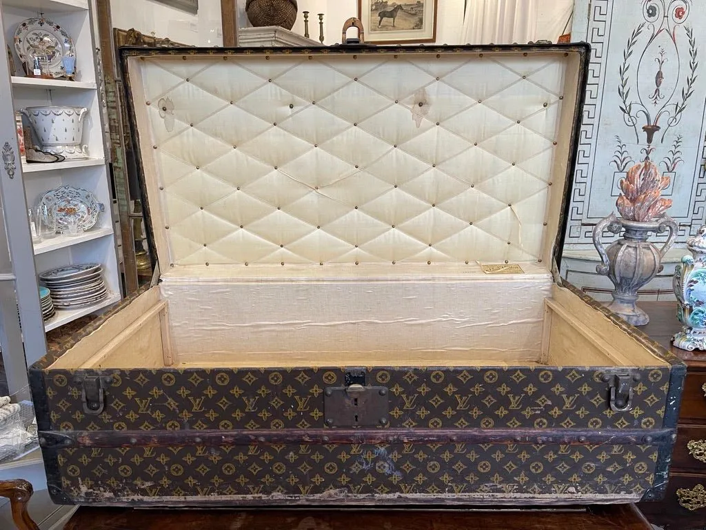 VINTAGE LOUIS VUITTON WOOD & METAL STRAPPED HINGE-TOP STEAMER TRUNK